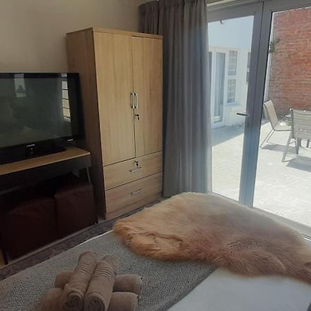 Beachview Guest Suites Port Elizabeth Esterno foto