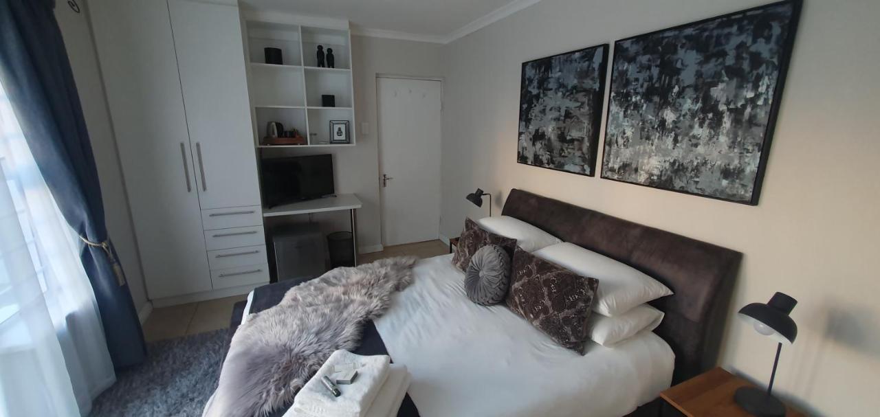 Beachview Guest Suites Port Elizabeth Esterno foto